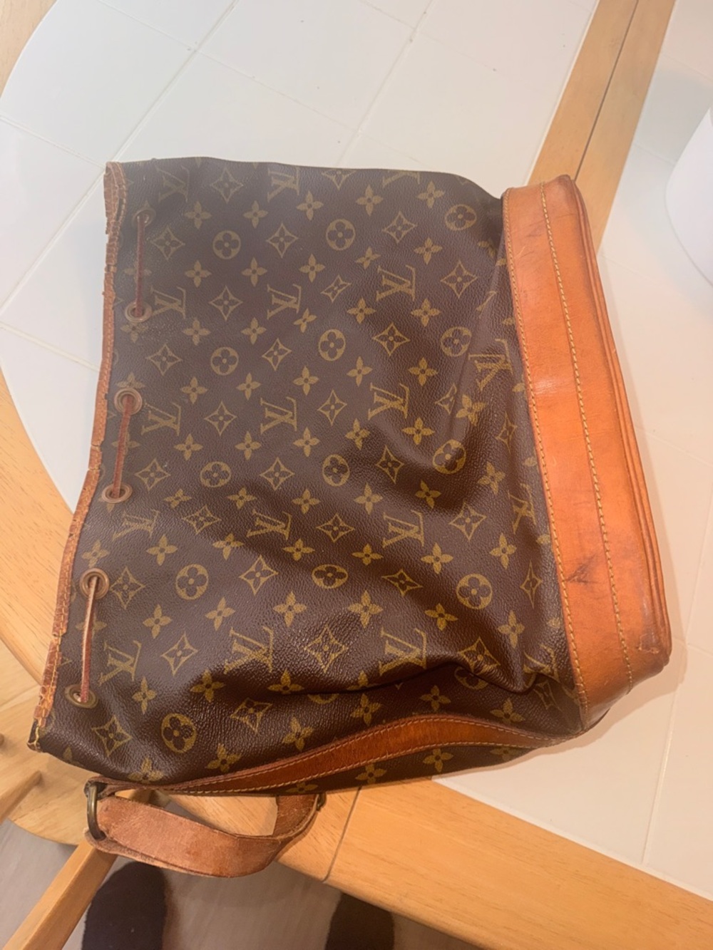 Vintage	Louis Vuitton Monogram Drawstring Shoulder Bag - Picture 6 of 9